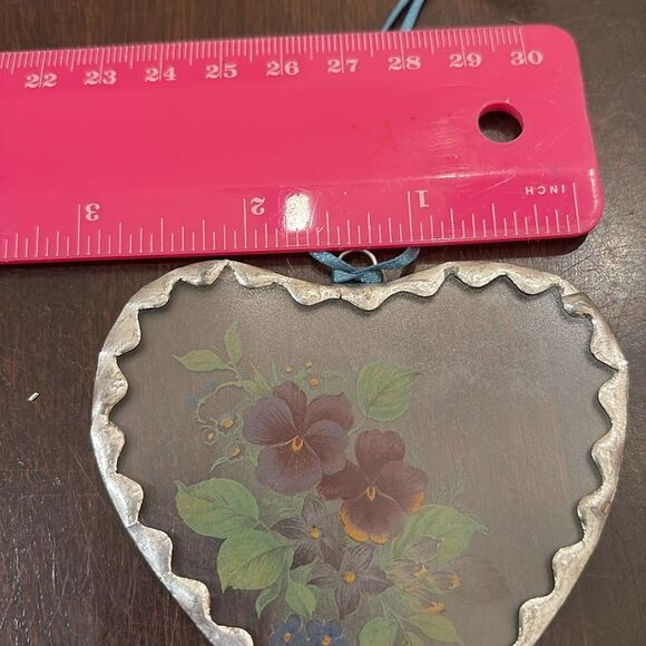Heart with pink flower window hanger - Picture 4 of 4